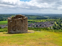 Enniscorthy położone nad brzegiem rzeki Slaney, Vinegar Hill, tutaj doszło do bitwy podczas jednej z rewolucji irlandzkich w 1798 roku